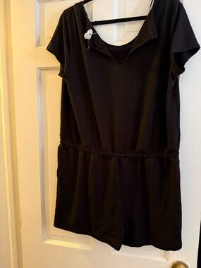Cable & Gauge Black Short Sleeve Romper